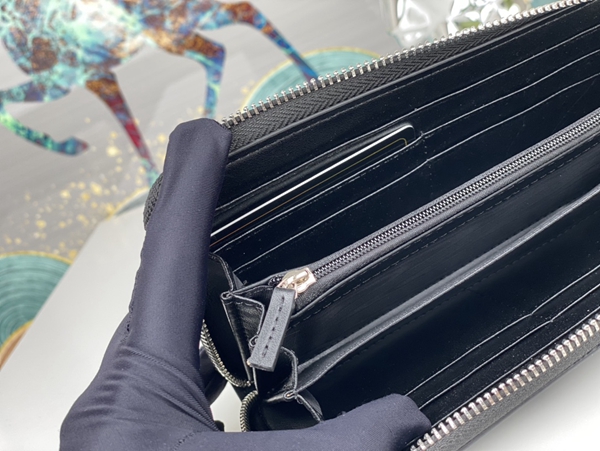 グッチ財布コピー着用イメージ